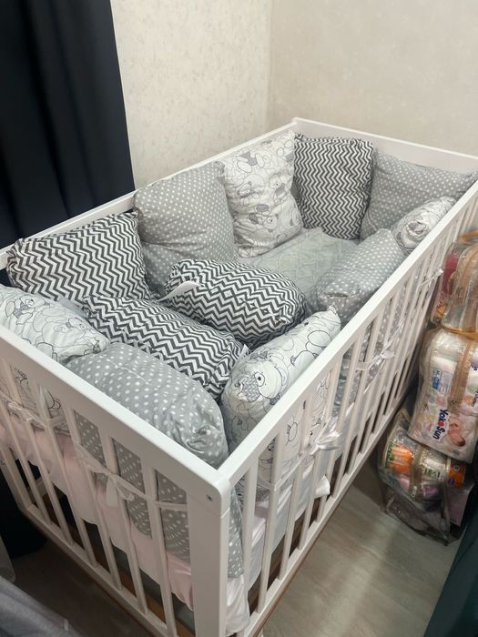Манеж-кроватка с матрасом