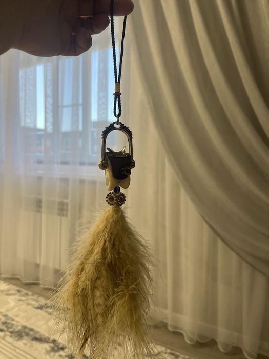Продам брелки на машину