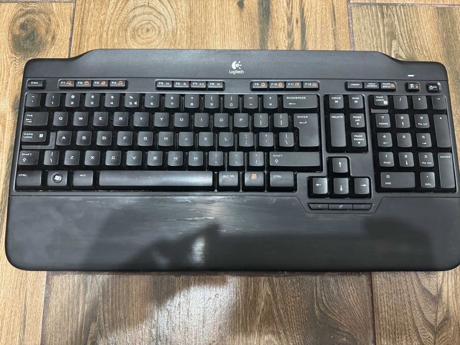 Tastatură Logitech Alto Cordless Stand laptop
