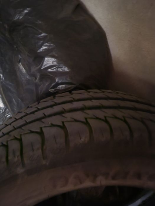 2бр.гуми  Клебер R15 и кора за  Mercedes 220D,