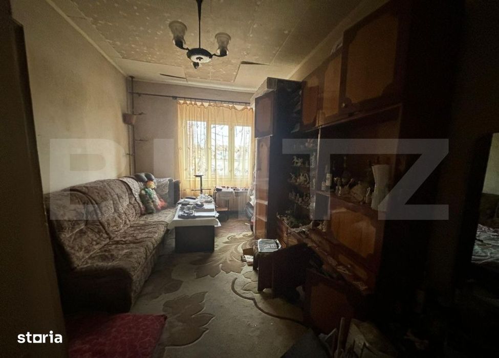 Casa de vanzare, 37 mp, teren 515 mp, zona Titulescu - Semicentral