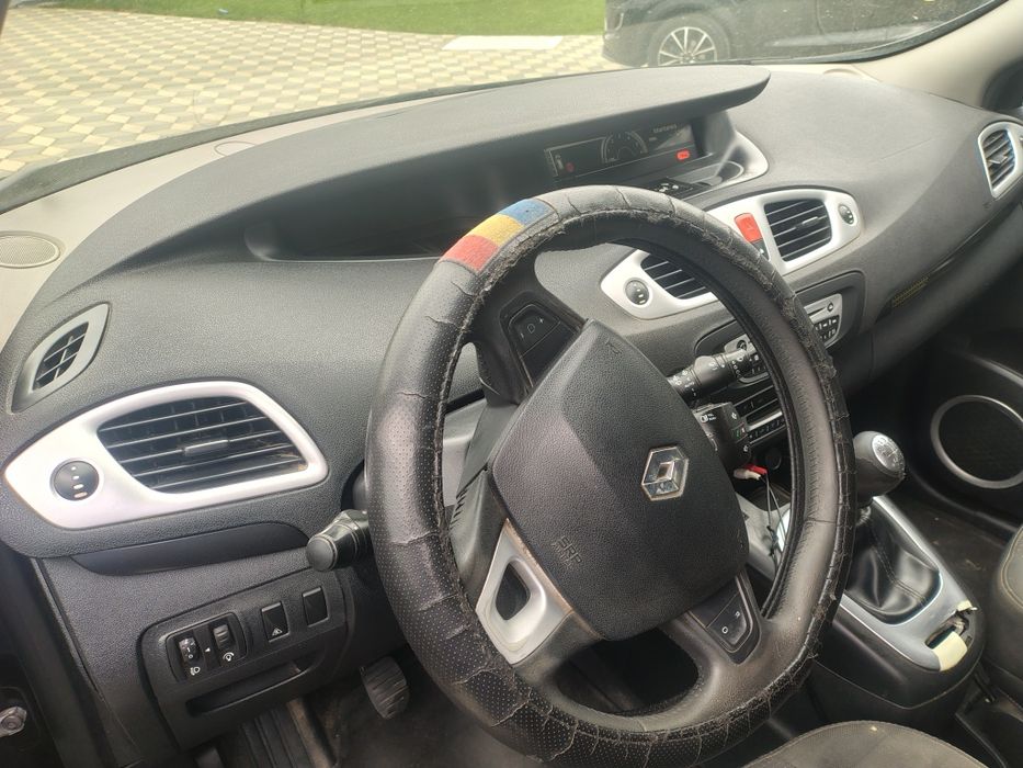 Vând Renault Scenic 2009