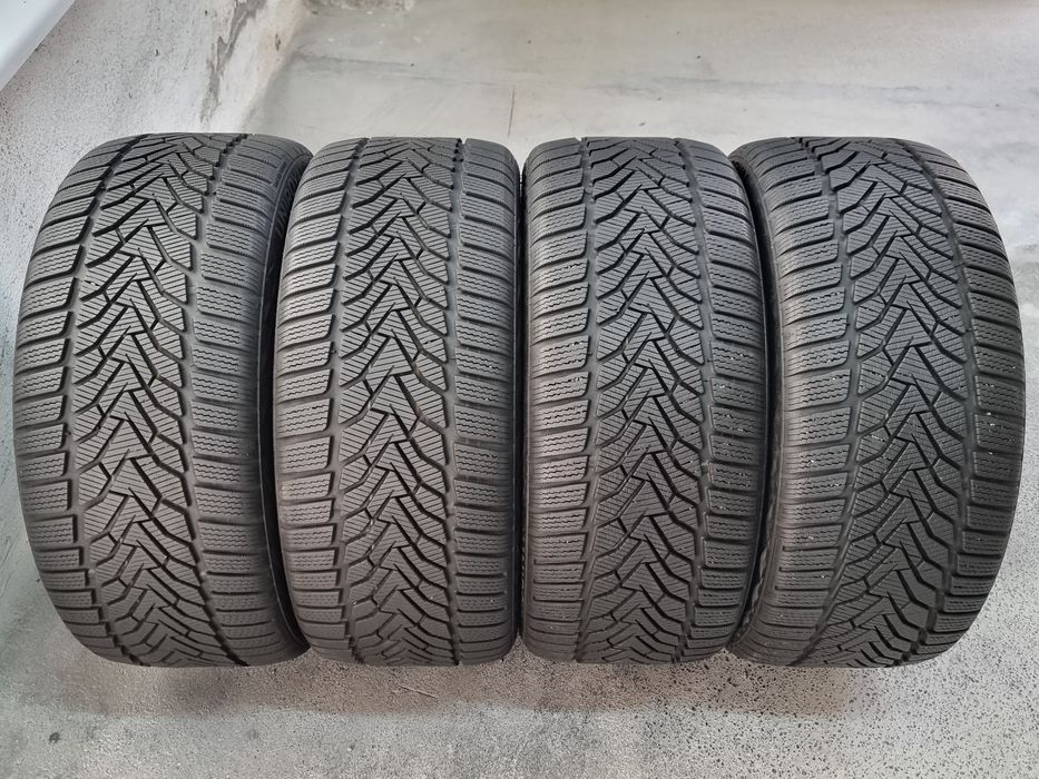 "Dot 22" 245/40/18 Uniroyal 4Броя: 680лв 8.5мм