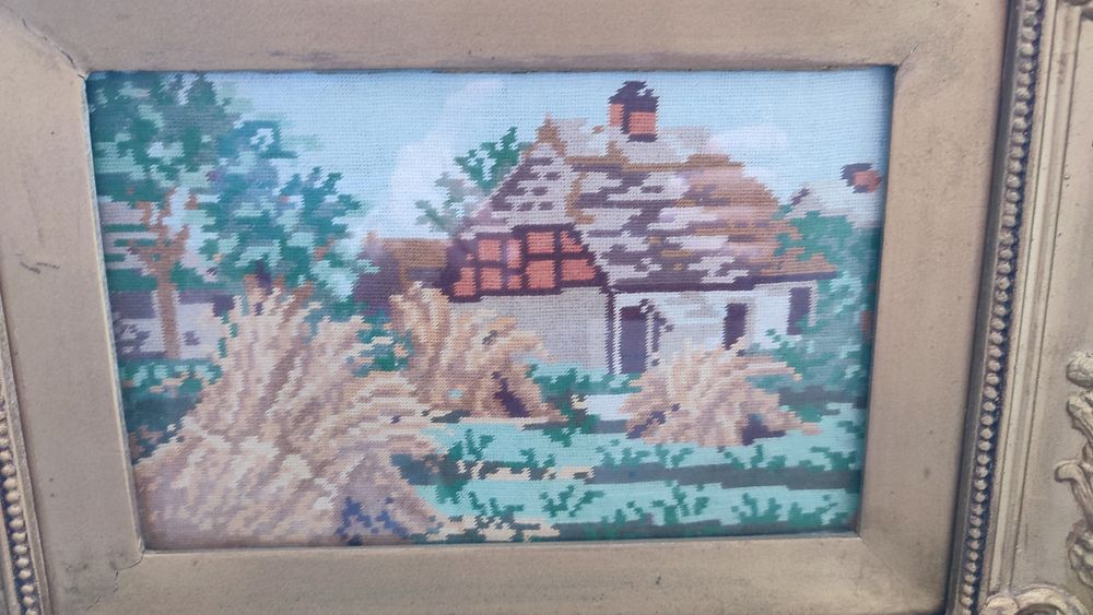 Два броя гоблени в позлатени масивни рамки