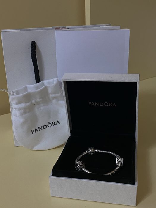 Оригинальный браслет Pandora в отличном состоянии.