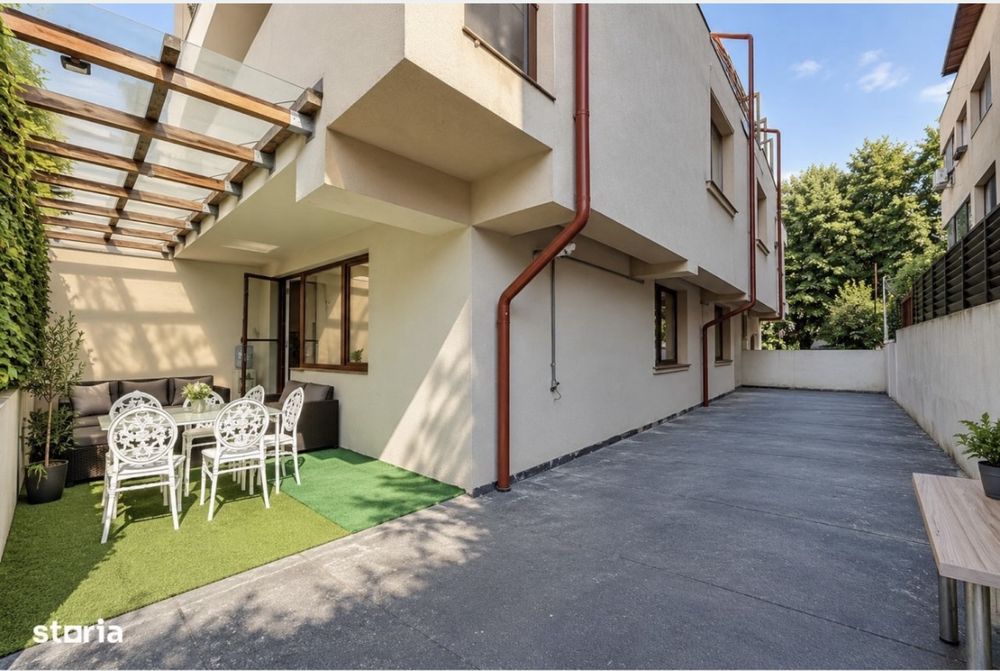 Apartament 4 camere cu gradina
