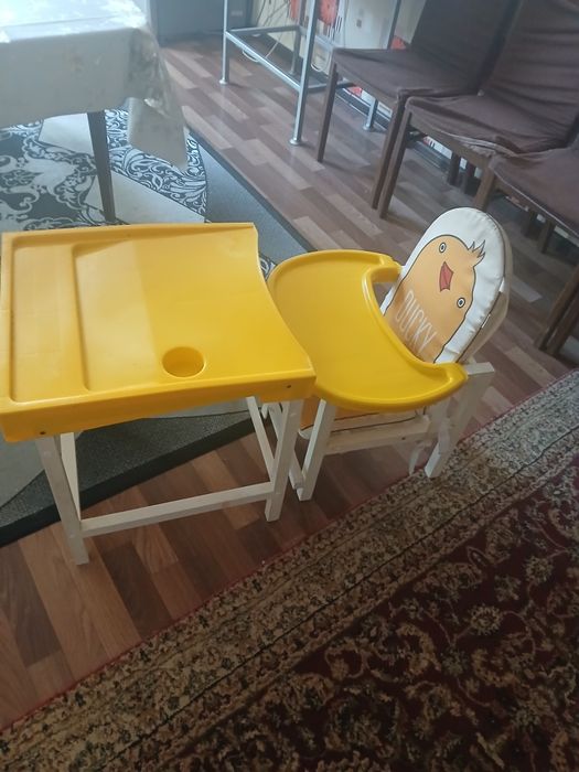 Продам детский стол