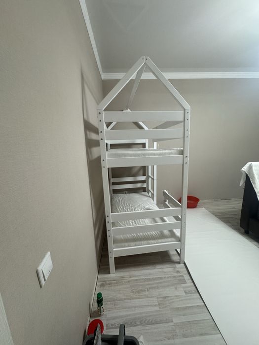 Двухьярусная кровать