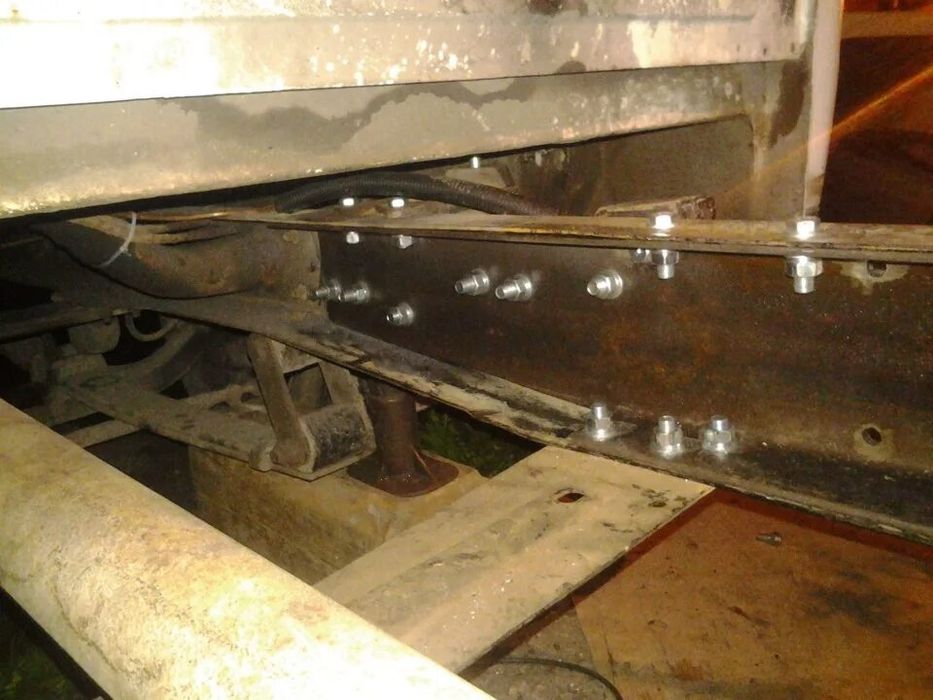 Продажа полуприцепов и прицепов