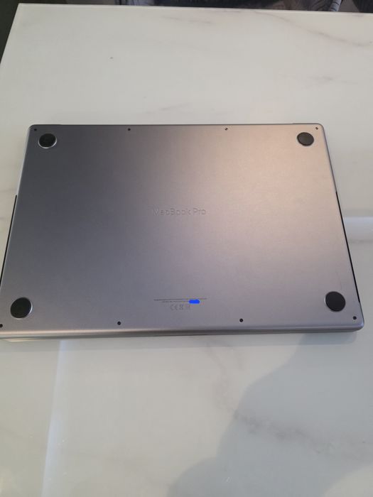 Apple MacBook Pro 16"  M2 32GB RAM 512GB
