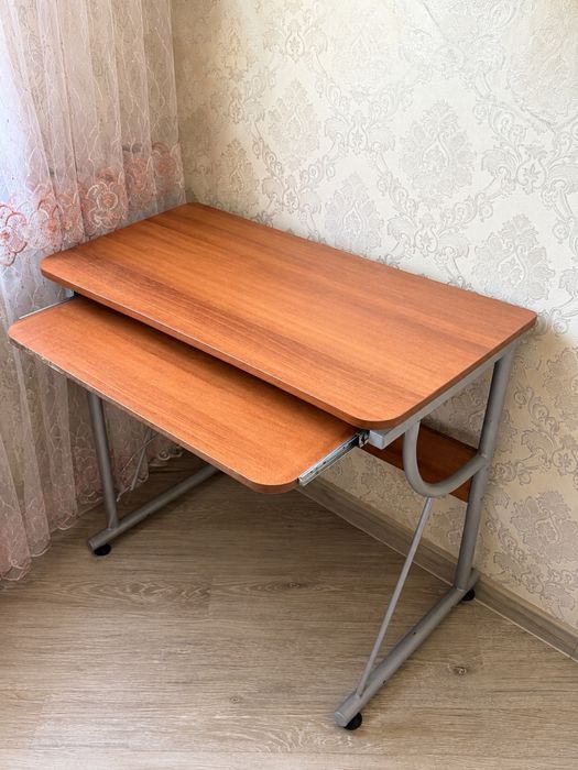 ПРОДАМ компьютер с столом