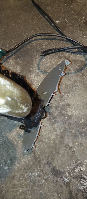 Пендула мощ 1200в.работеща- без плот