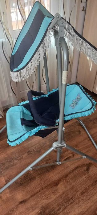 Бебешка люлка и столче за хранене