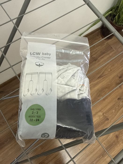 Продается 2 пары колготок на 2-3