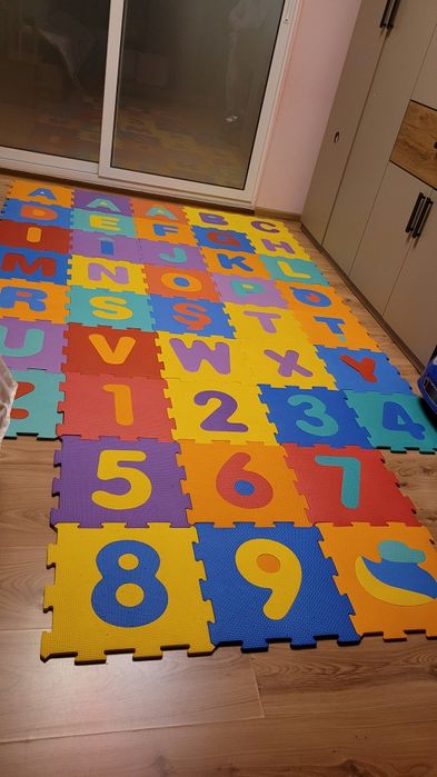 Covor puzzle 41 piese 32/32 cm