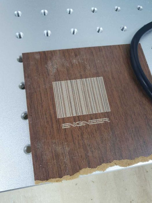 Лазерный маркировщик.Волоконно - оптический лазерный маркировщик.30вт