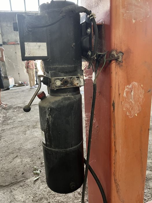 Подъемник для машины