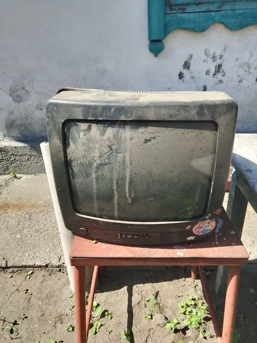Отдам старые телевизоры