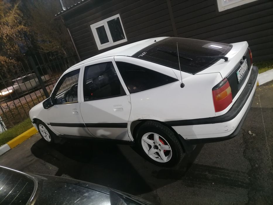 Опель вектра а 1.6 моно продам