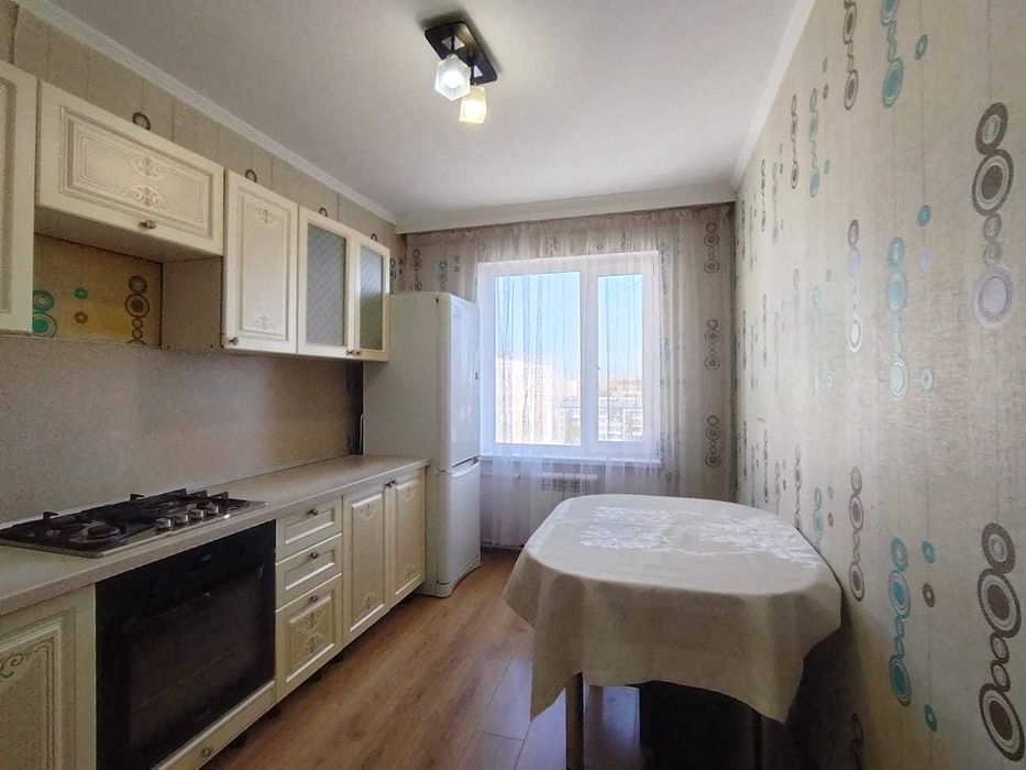 Продается  3  комн квартира Васильковский,35