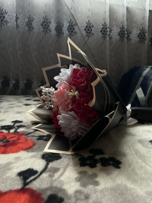 buchet de flori din satin