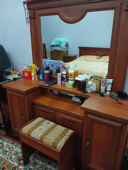 Spalniy garnitur B/U sotiladi