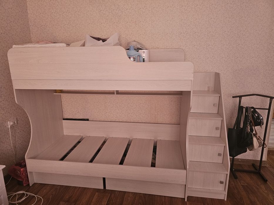Кровать двухярусная