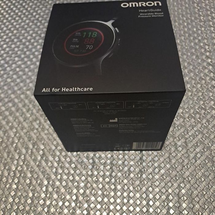 OMRON единствен сертифициран измерващ кръвно налягане Японски -700лв