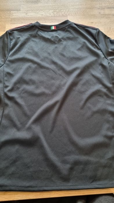 Футболна тениска