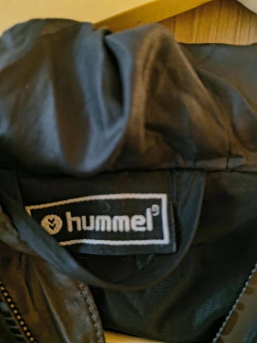 Мъжко яке на Hummel