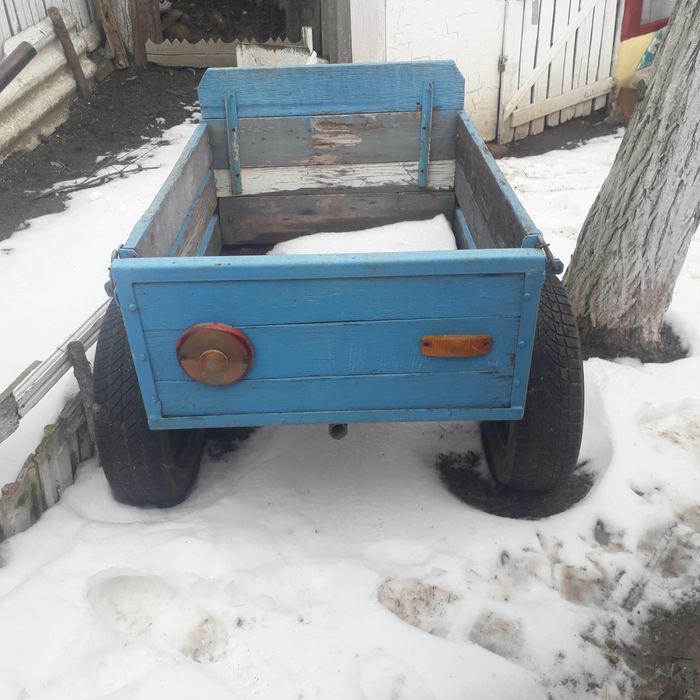 Remorca  construita manual