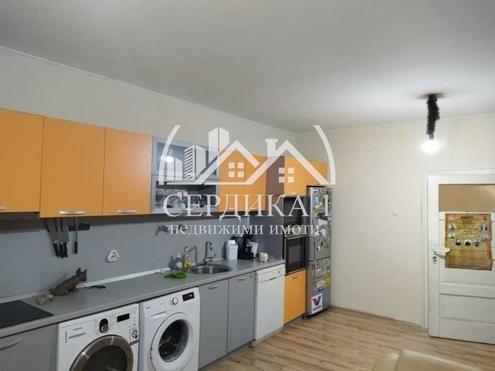 Продава се Етаж от къща в Самоков - 100 кв.м за 485 €/кв.м - Снимка #2