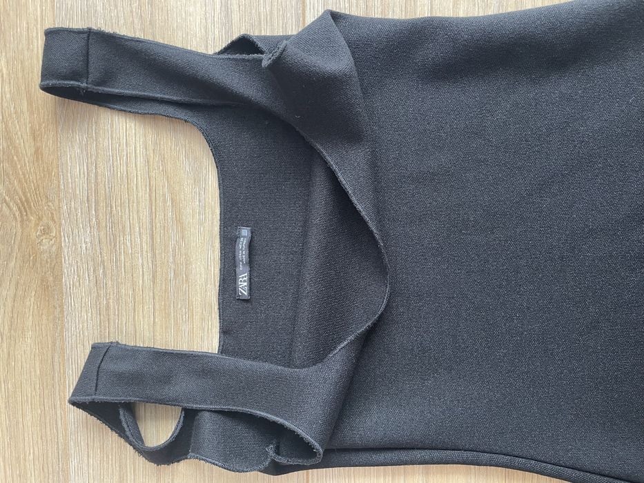 Zara малка черна рокля