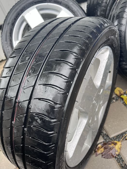 Vând set cauciucuri cu jante