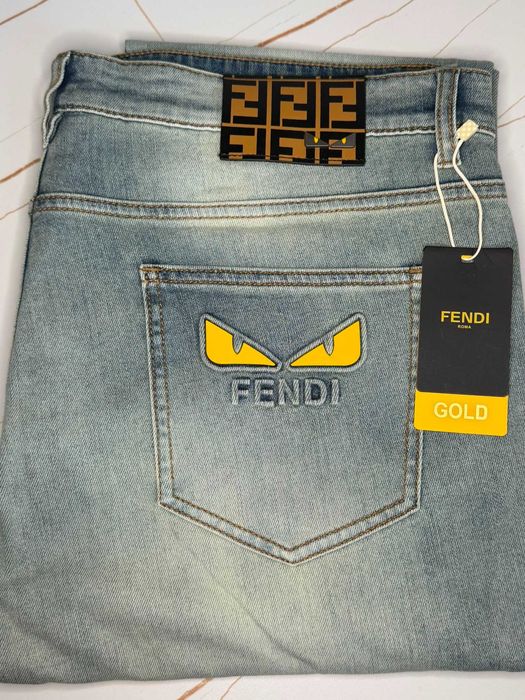 Blugi FENDI mărimea 34