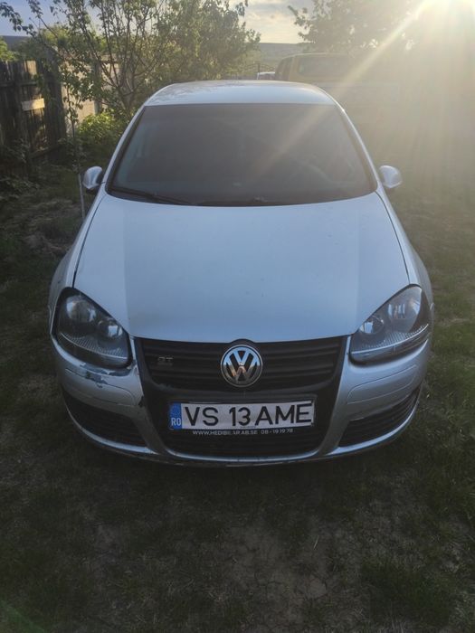 Vând golf 5 intr o stare buna