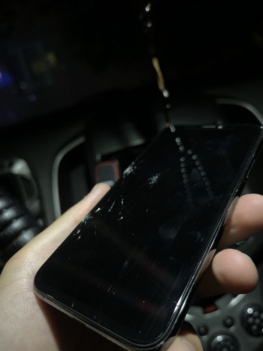 iPhone XS  64 G