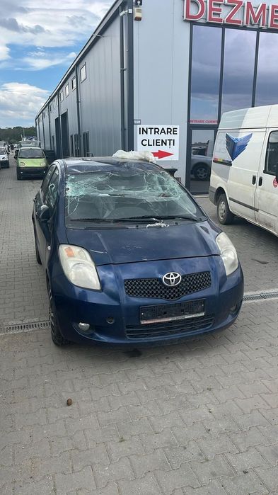 Dezmembram Toyota Yaris 1.3 benzina din 2008