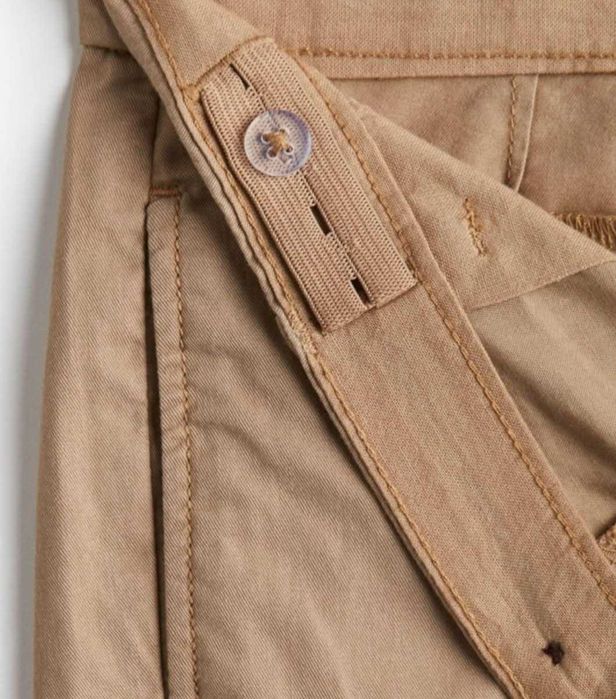 Комплект тениска с яка и панталонки