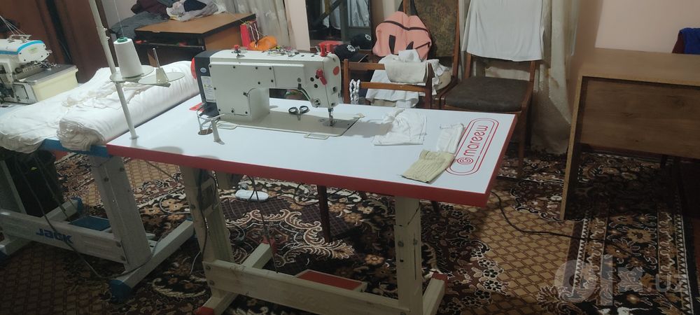 Продается швейная машинка
