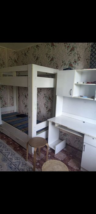 Детская кровать + письменный стол комплект