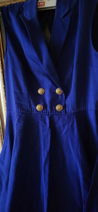 Rochie eleganta albastru belumarin Nissa cu nasturi aurii