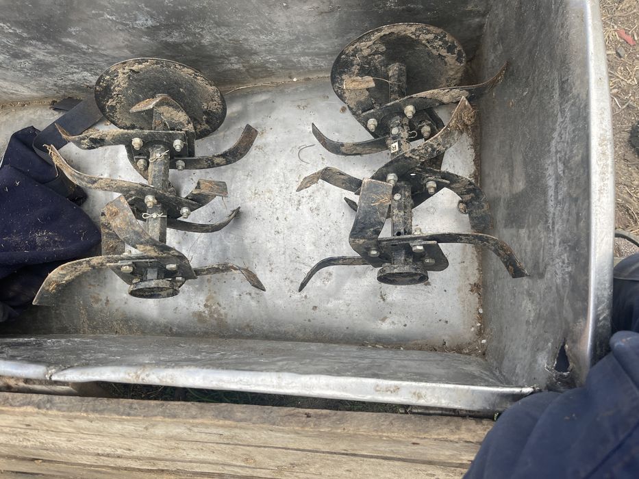 Vand motocultor cu sape sau schimb cu gaste si curci curcani