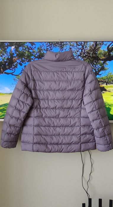 Продавам нов, лек женски пуховик (яке) Uniqlo