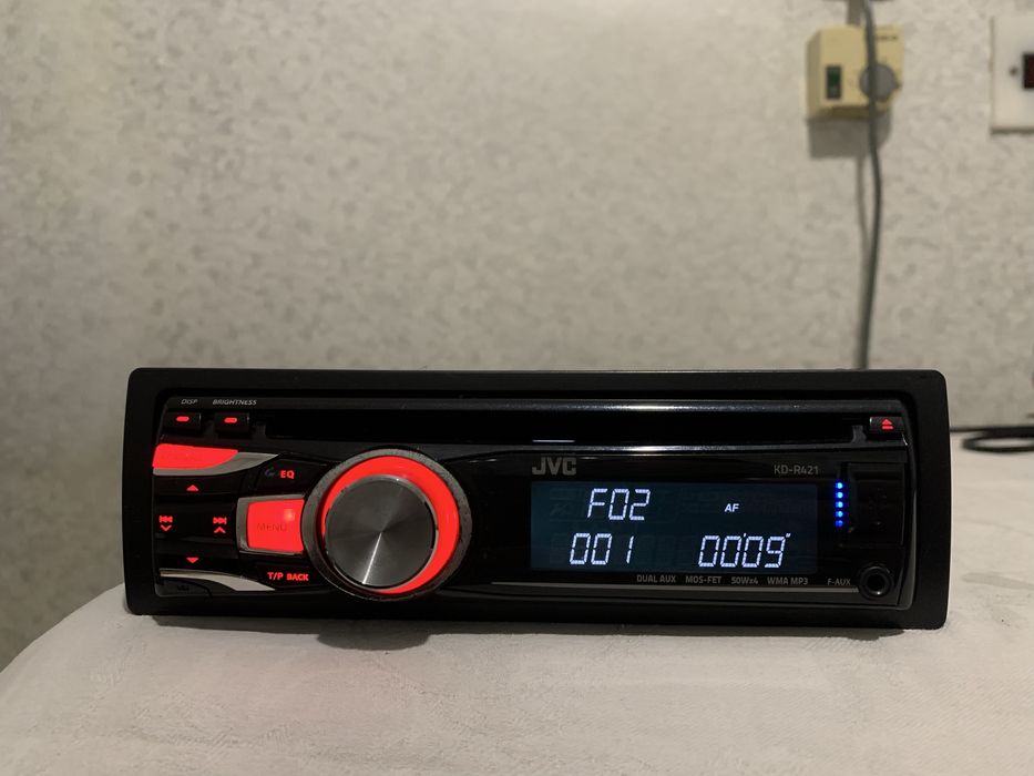 Авто Cd плеър JVC USB