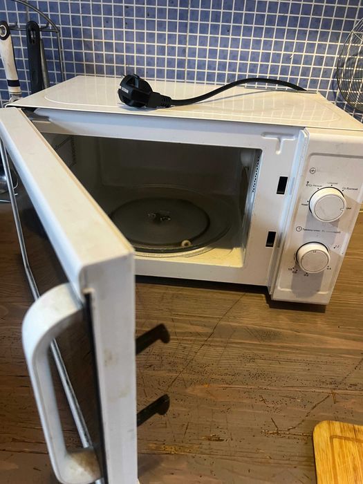 Microwave Urgent sale