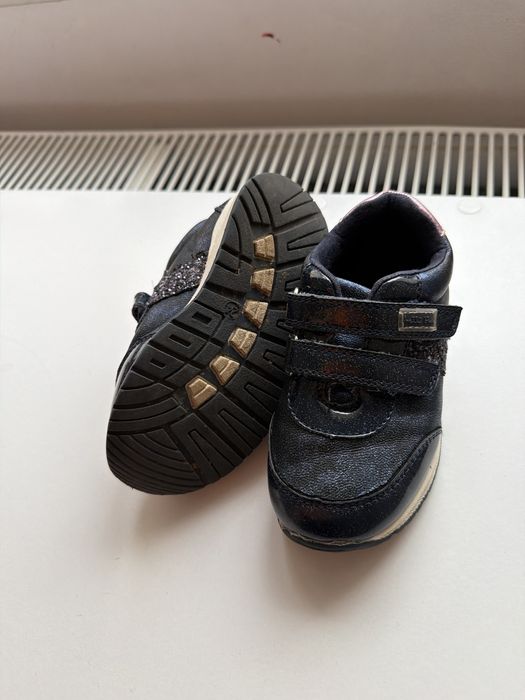 Adidasi fete marimea 24