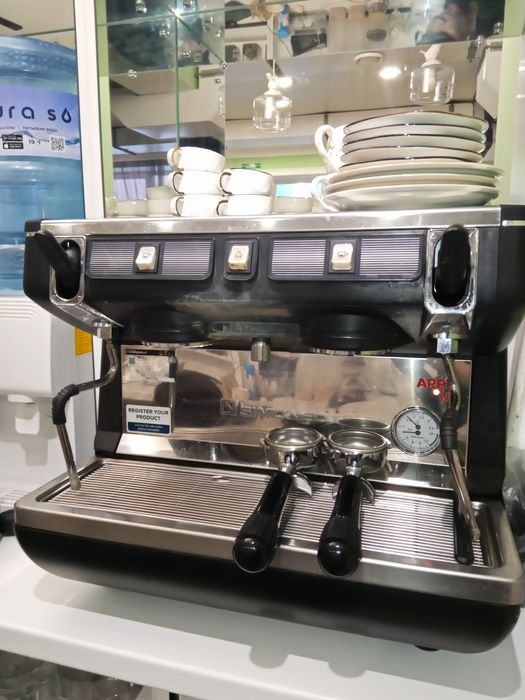 Продам кофемашину Simonelli Appia