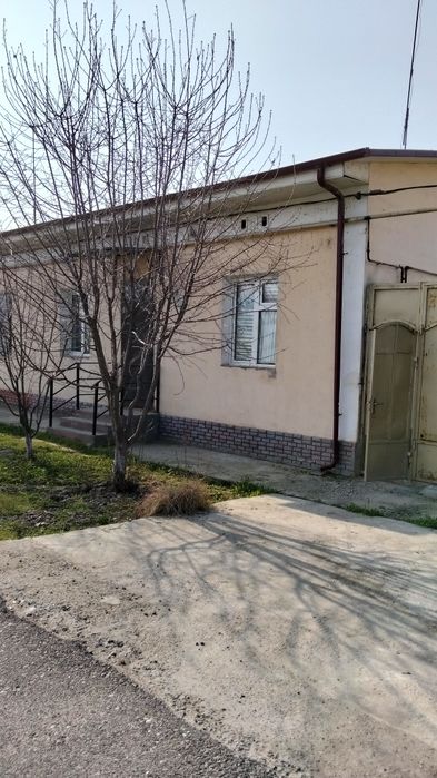 Янгиюль тумани. Намунали уй 3 хонали 2 сотохли.