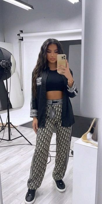 Compleu dama diferite modele